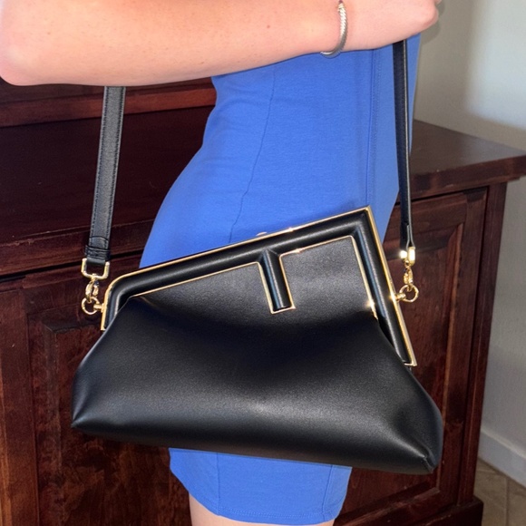 Fendi black leather lambskin clutch with strap - Picture 11 of 12